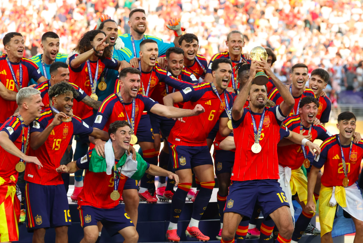 Spain men's team lifting the FIFA World Cup